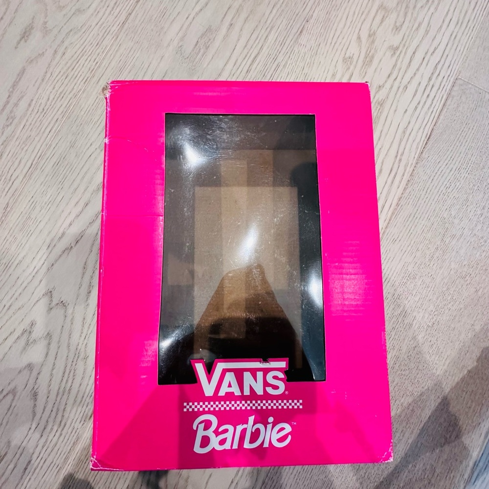 Vans Barbie Shoe Box in Bright Pink